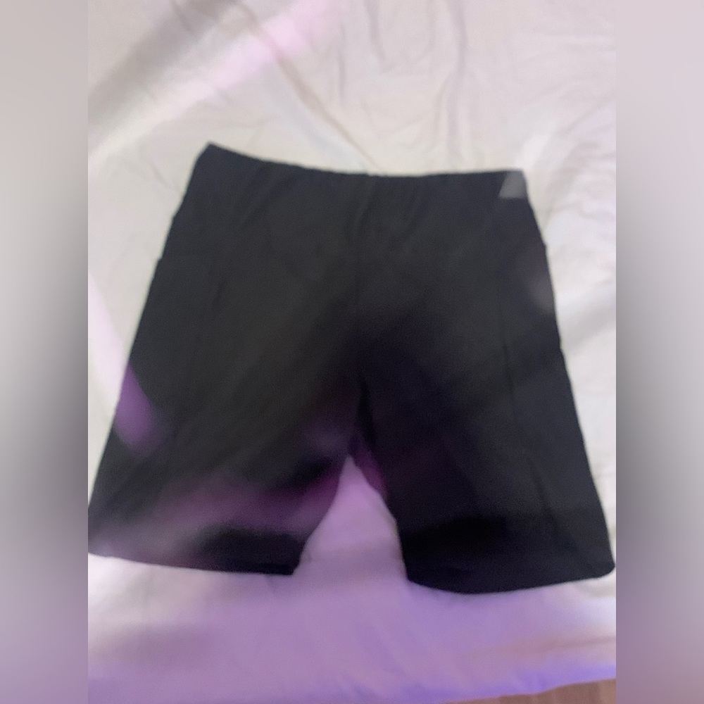 Work out shorts IT HAS POCKETS